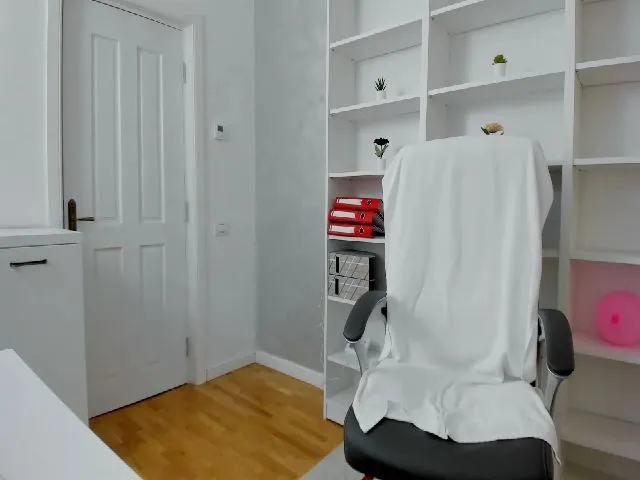 Live sex webcam photo for VanessaCroft #255912994