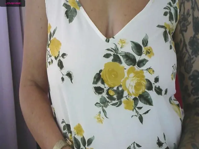 Live sex webcam photo for WomanCatt #262985178