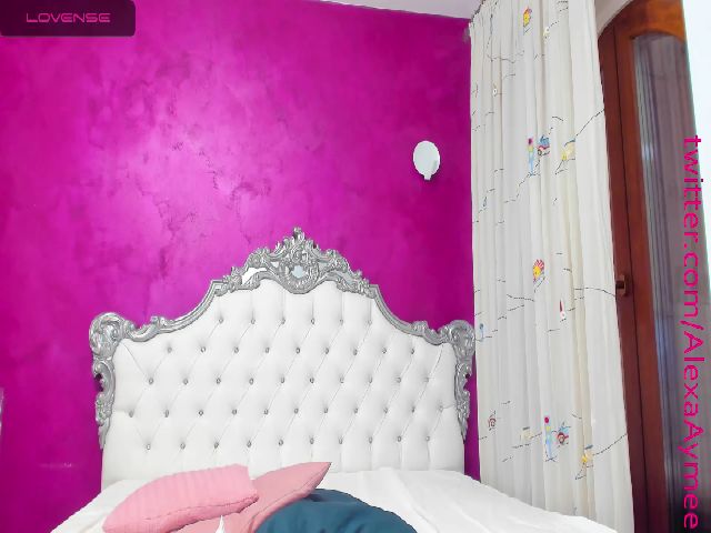 Live sex webcam photo for AimeeTeen #258099058