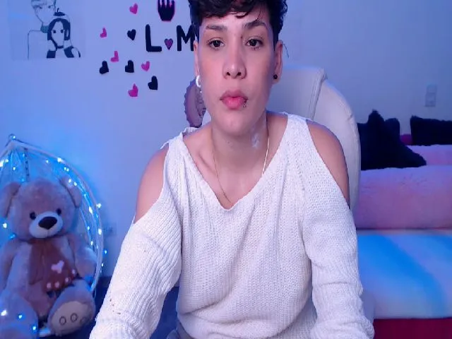 Live sex webcam photo for Laura_R23 #260706687