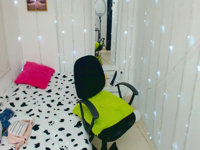 Live sex webcam photo for Soffy_phil #258890463