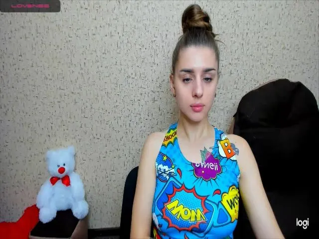 Live sex webcam photo for lilydavra #261882317