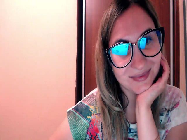 Live sex webcam photo for Kay_Lo #259343793