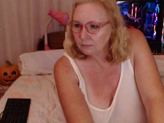 Live sex webcam photo for LisaLinny #240654941