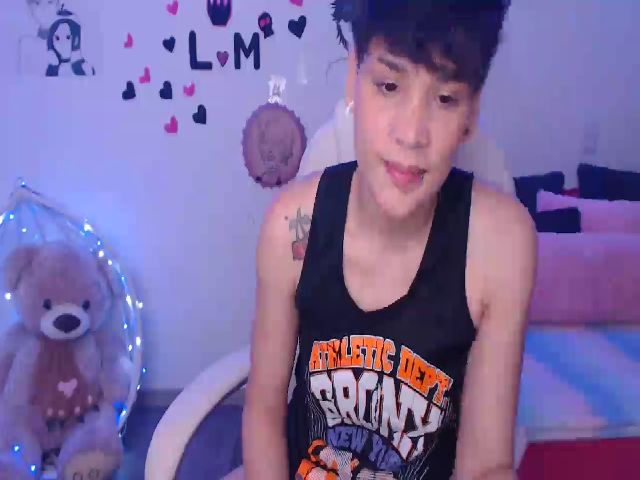 Live sex webcam photo for Laura_R23 #262738744