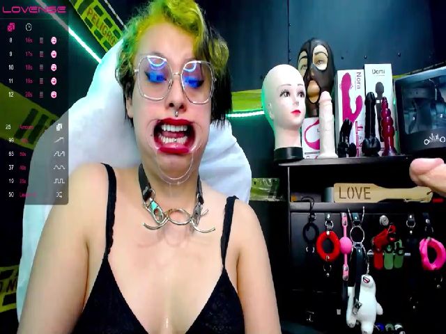 Live sex webcam photo for Rubi_slave #261306277