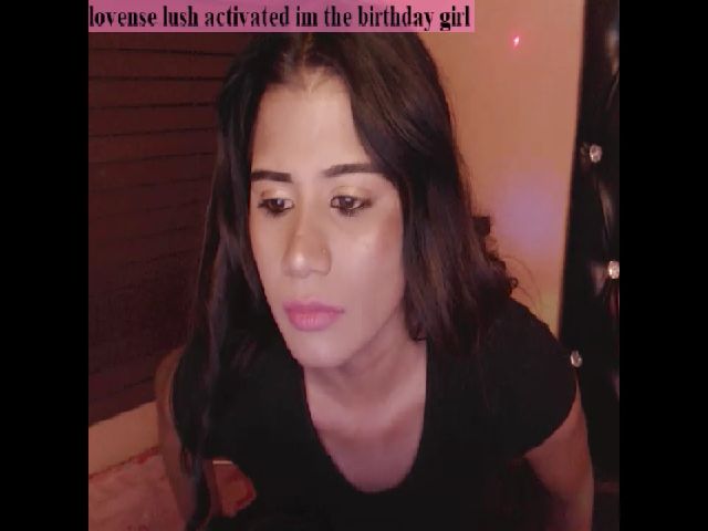 Live sex webcam photo for PARADISEQEEN #253932936