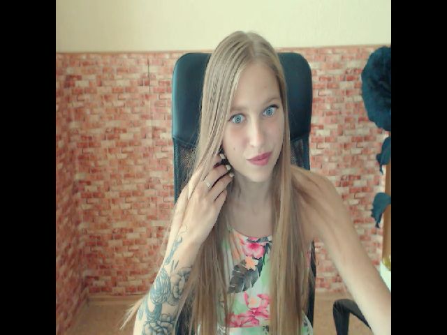 Live sex webcam photo for SshyTeen #254431903