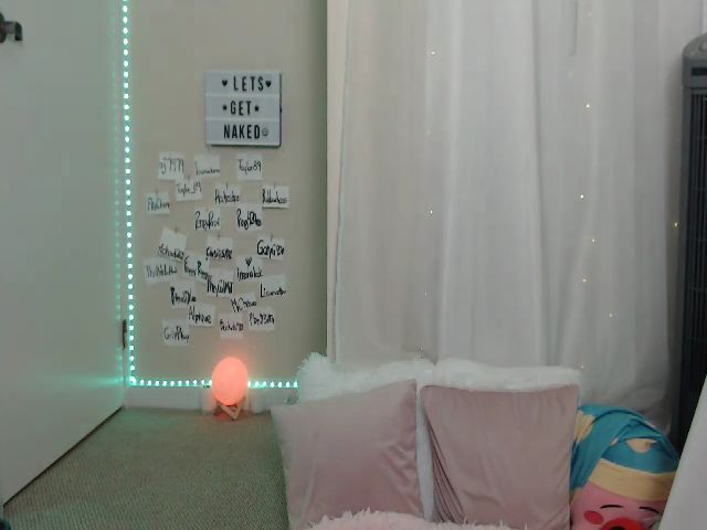 Live sex webcam photo for Hazelshigh #259802820