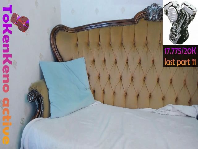 Live sex webcam photo for LisaMellow #260373293