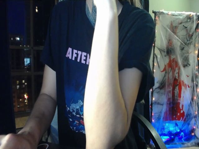 Live sex webcam photo for Angie_Wild #253227296