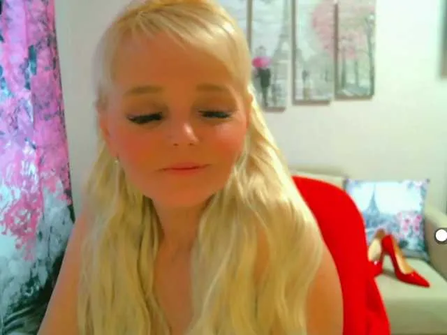 Live sex webcam photo for ChristieRoses #247921932