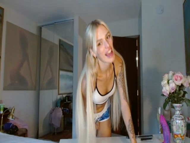 Live sex webcam photo for Ohbabykelly #258387034