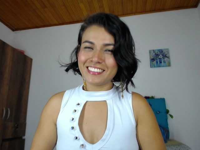 Live sex webcam photo for EVELYN-QUEEN #259624601