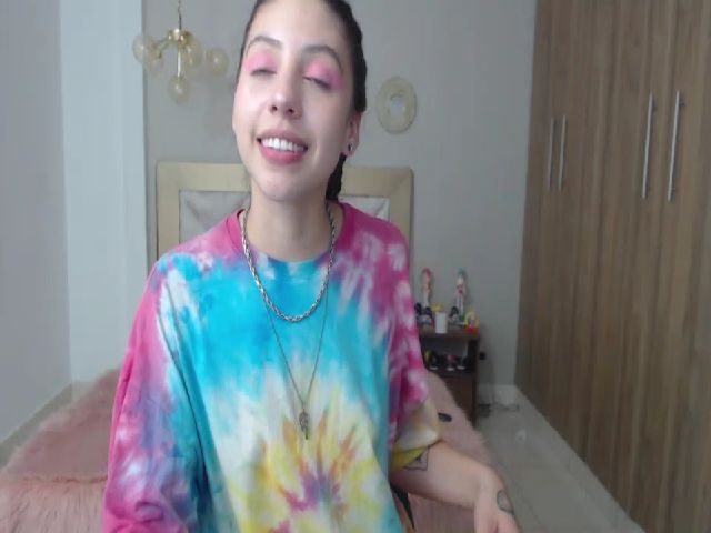 Live sex webcam photo for Emily_evans18 #252348066