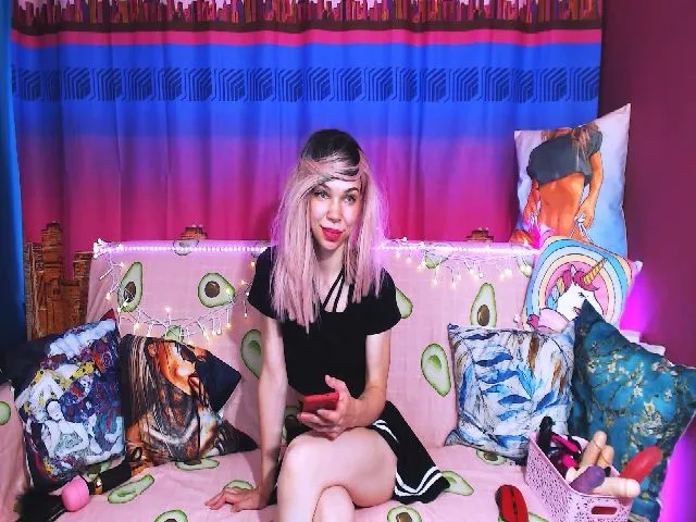 Live sex webcam photo for Lolly_Goddess #255927763