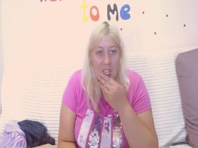 Live sex webcam photo for Kylie_Pag #260599433