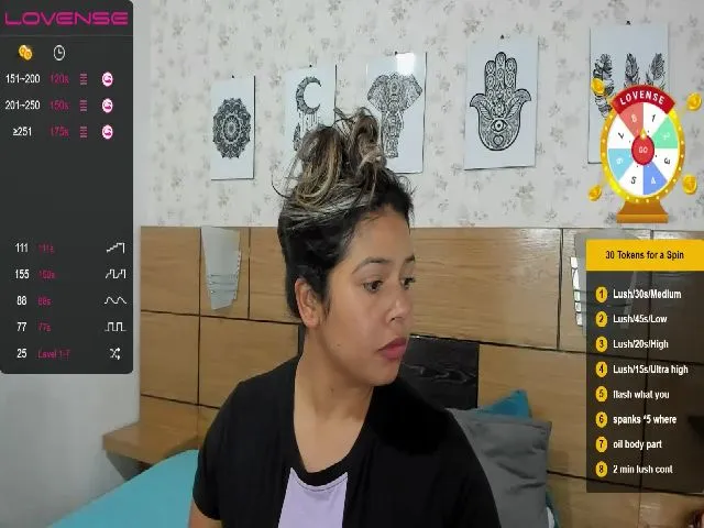 Live sex webcam photo for Kloemss #254873858
