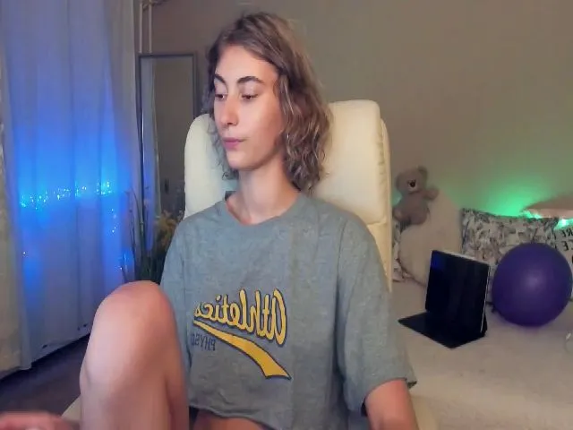 Live sex webcam photo for CuteCurles #255174815