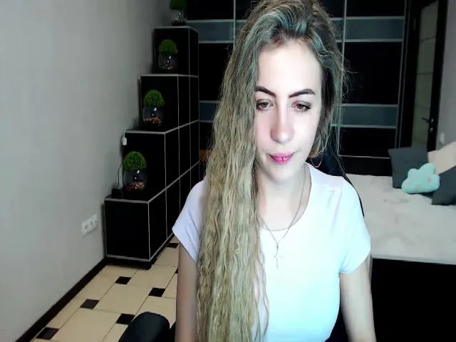 Live sex webcam photo for LannaBlue #253200002