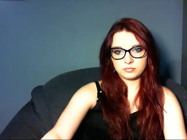 Live sex webcam photo for VirginLuna18 #253085388