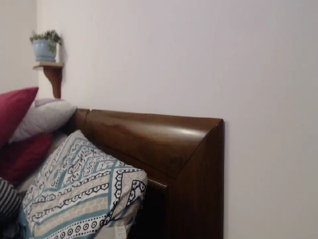 Live sex webcam photo for isabellazee2 #253644079