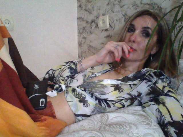 Live sex webcam photo for Aurora108 #288002735