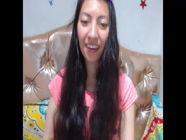 Live sex webcam photo for Kaymilf #262381380