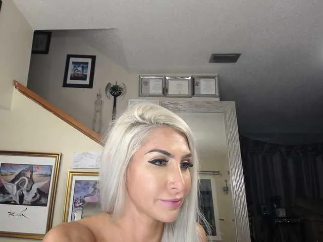 Live sex webcam photo for adrianna_fox #287953177