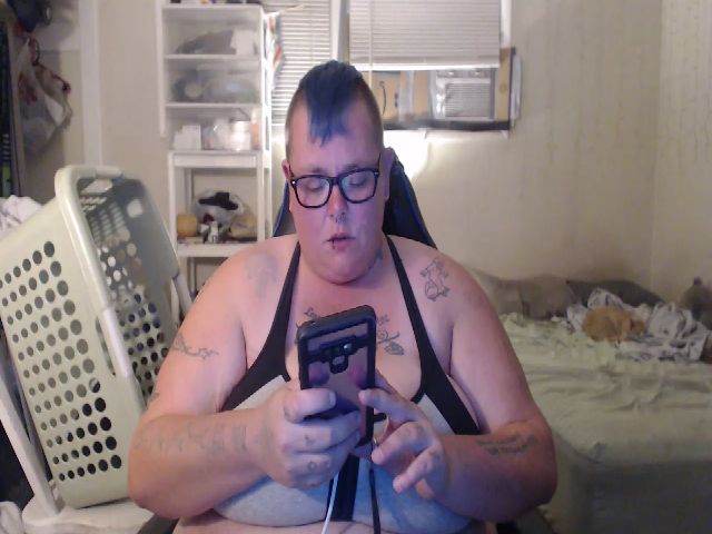 Live sex webcam photo for PunkChick420 #257449226