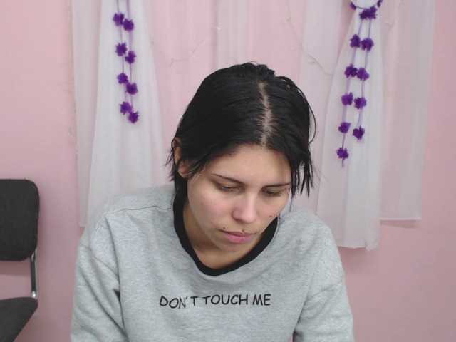 Live sex webcam photo for Sweet-LiiLii #262045180