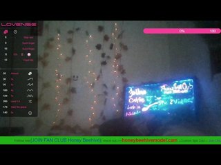 Live sex webcam photo for Honey0811 #240600859