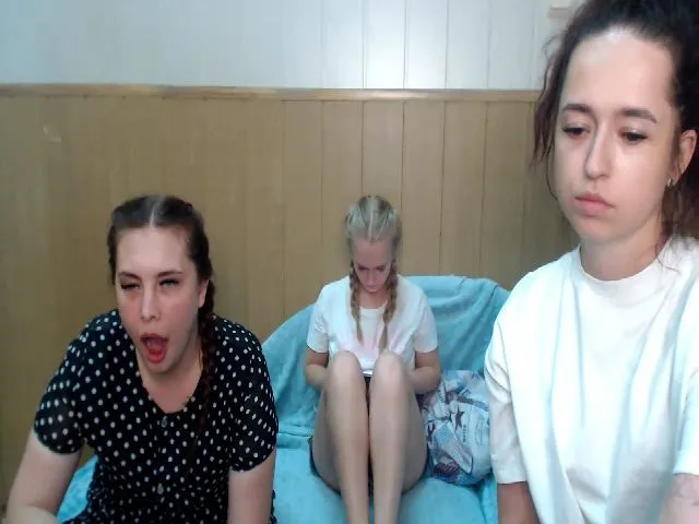 Live sex webcam photo for BeautiAmber #264329063