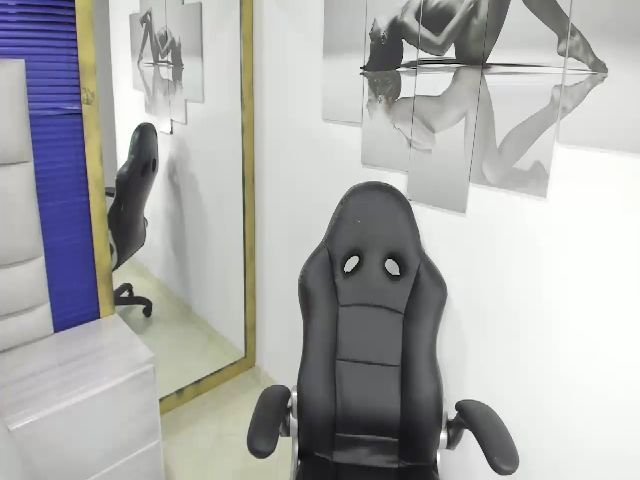 Live sex webcam photo for Scarlet_corte #252980720