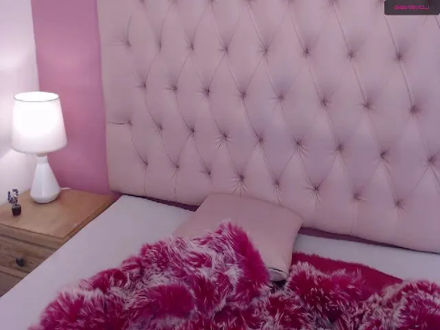 Live sex webcam photo for Keyra_R #260684811