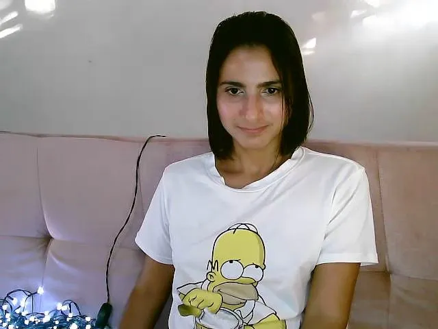 Live sex webcam photo for Sarita30 #255068858