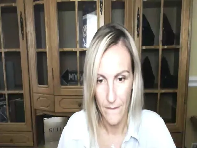 Live sex webcam photo for MiliEsiens #253050434