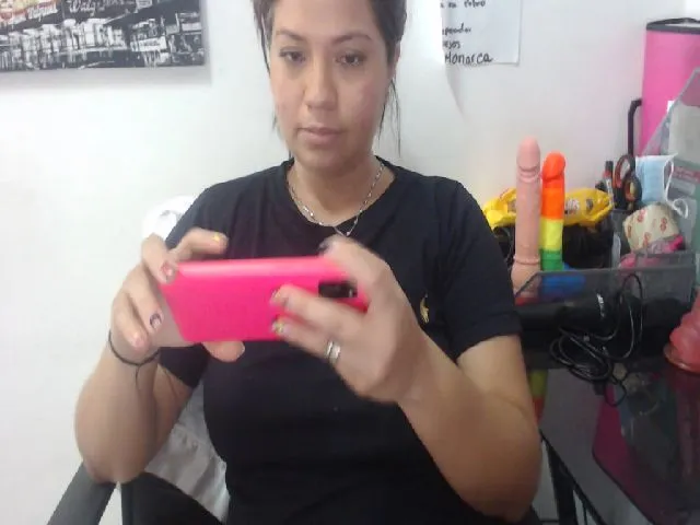 Live sex webcam photo for Shanel_bigass #256456805