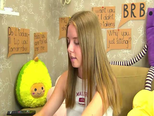 Live sex webcam photo for CaNaDaDi #265365546