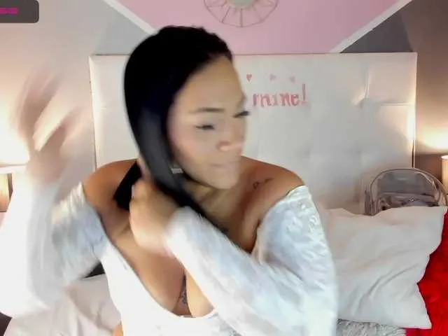 Live sex webcam photo for ScarlettReedd #241421375