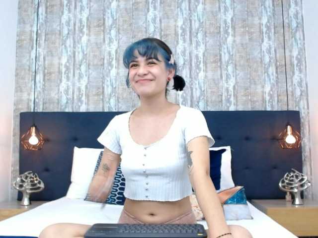 Live sex webcam photo for GaiaDeniska #241322451