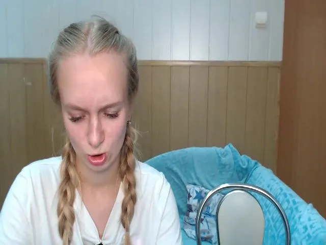 Live sex webcam photo for BeautiAmber #264252274