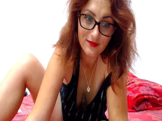Live sex webcam photo for Carolineback #261809051