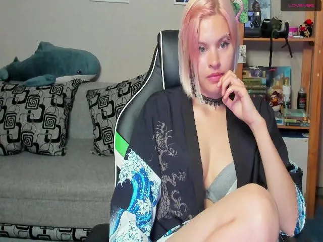 Live sex webcam photo for Sky_Drag0n #254094350