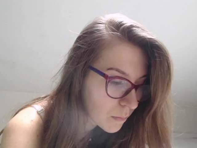 Live sex webcam photo for Emmi-li #241233654