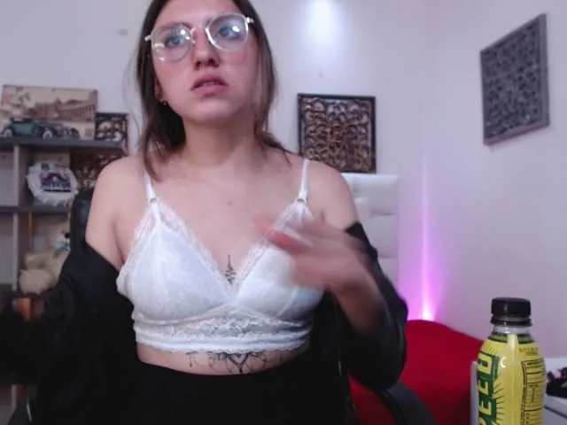 Live sex webcam photo for Diamond-Valer #243853781