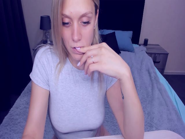 Live sex webcam photo for MeganKind #263630833