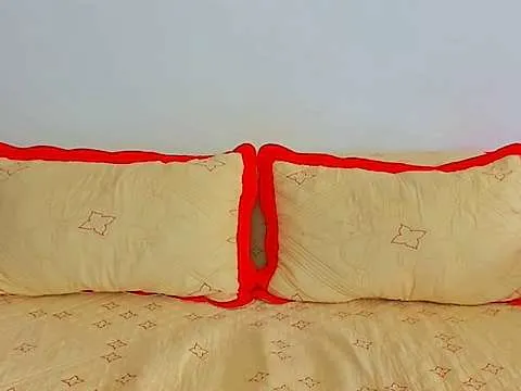 Live sex webcam photo for karahara #244957998