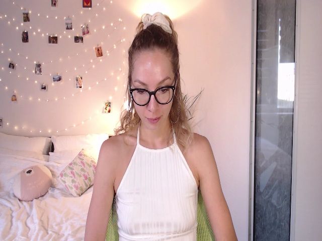 Live sex webcam photo for Nansyfox1 #264992802