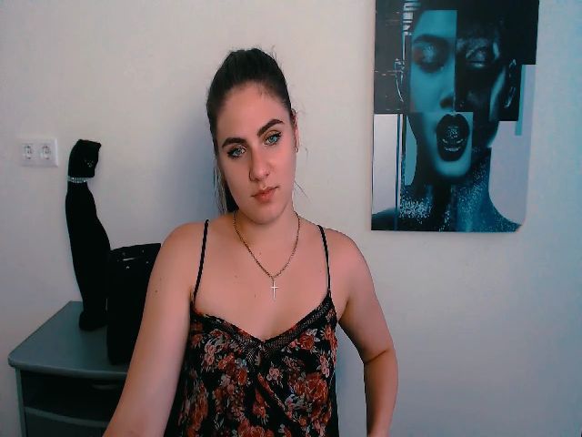 Live sex webcam photo for MollyKiss_ #255056267